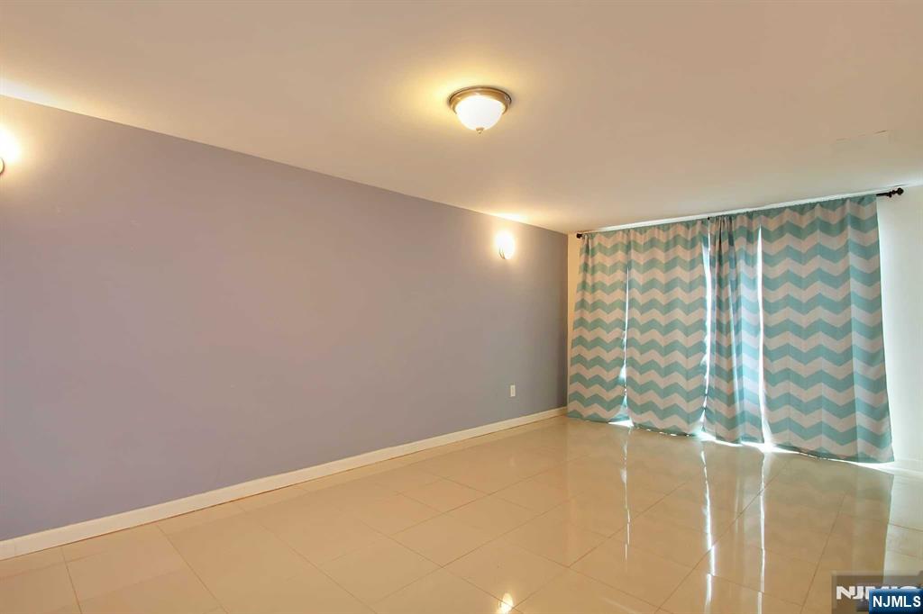 35 A Edgewater Place Edgewater, NJ 07020 - Photo 18 of 23
