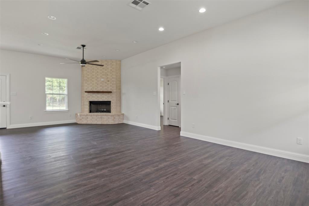 905 West Cardinal Street Ector, TX 75439 - Photo 5 of 30