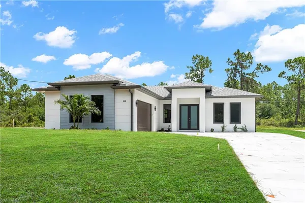 $329,000 | 8418 Sun N Lake Boulevard, Sebring, FL 33872