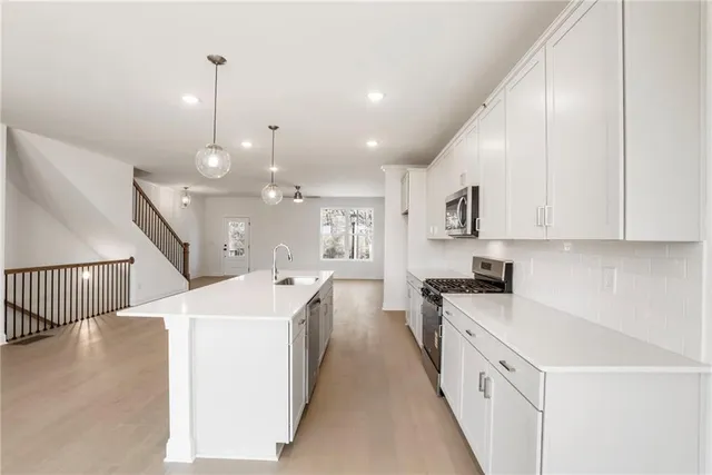 $599,900 | 624 Oakleaf Grove Lane, Suwanee, GA 30024