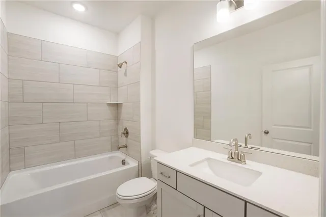 $599,900 | 624 Oakleaf Grove Lane, Suwanee, GA 30024