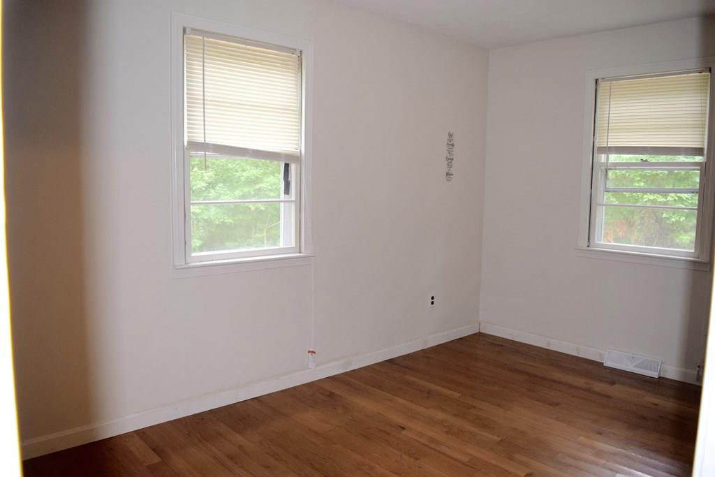 27 Sippican Road Wareham, MA 02571 - Photo 6 of 11 Gallery Image 6