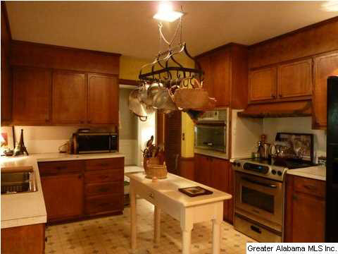3249 Tyrol Road Vestavia Hills, AL 35216 - Photo 7 of 32