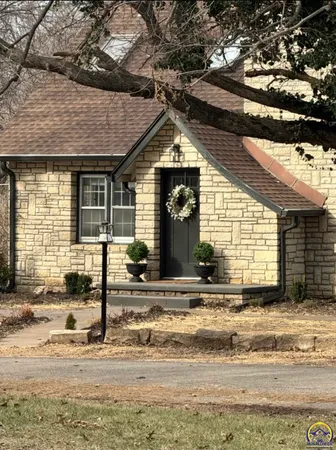 $339,577 | 507 Southwest Gage Court Circle, Topeka, KS 66606