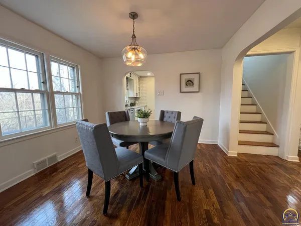 $339,577 | 507 Southwest Gage Court Circle, Topeka, KS 66606