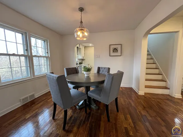 $359,777 | 507 Southwest Gage Court Circle, Topeka, KS 66606