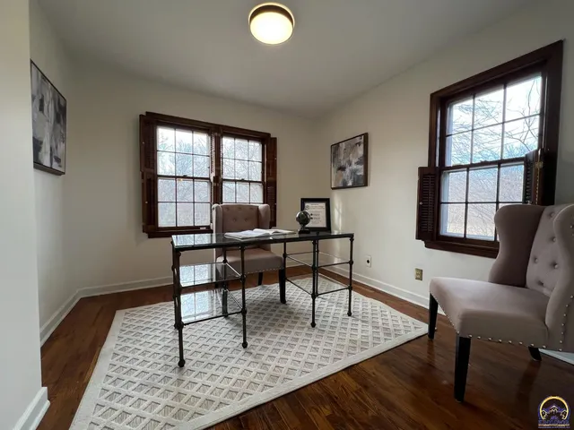 $359,777 | 507 Southwest Gage Court Circle, Topeka, KS 66606