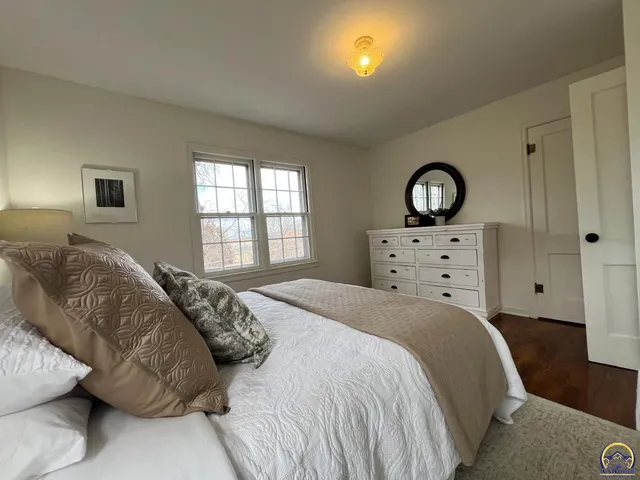 $359,777 | 507 Southwest Gage Court Circle, Topeka, KS 66606