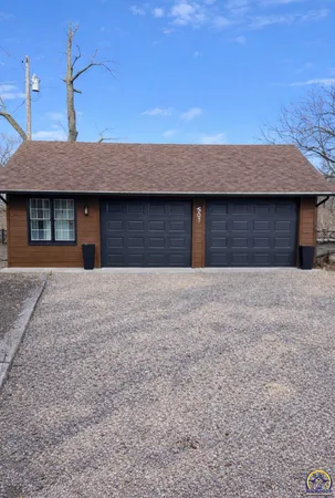 $339,577 | 507 Southwest Gage Court Circle, Topeka, KS 66606