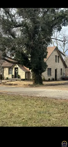 $359,777 | 507 Southwest Gage Court Circle, Topeka, KS 66606