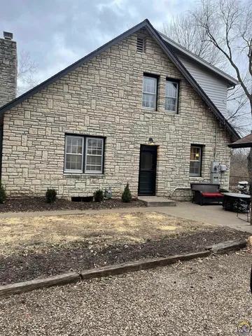 $359,777 | 507 Southwest Gage Court Circle, Topeka, KS 66606