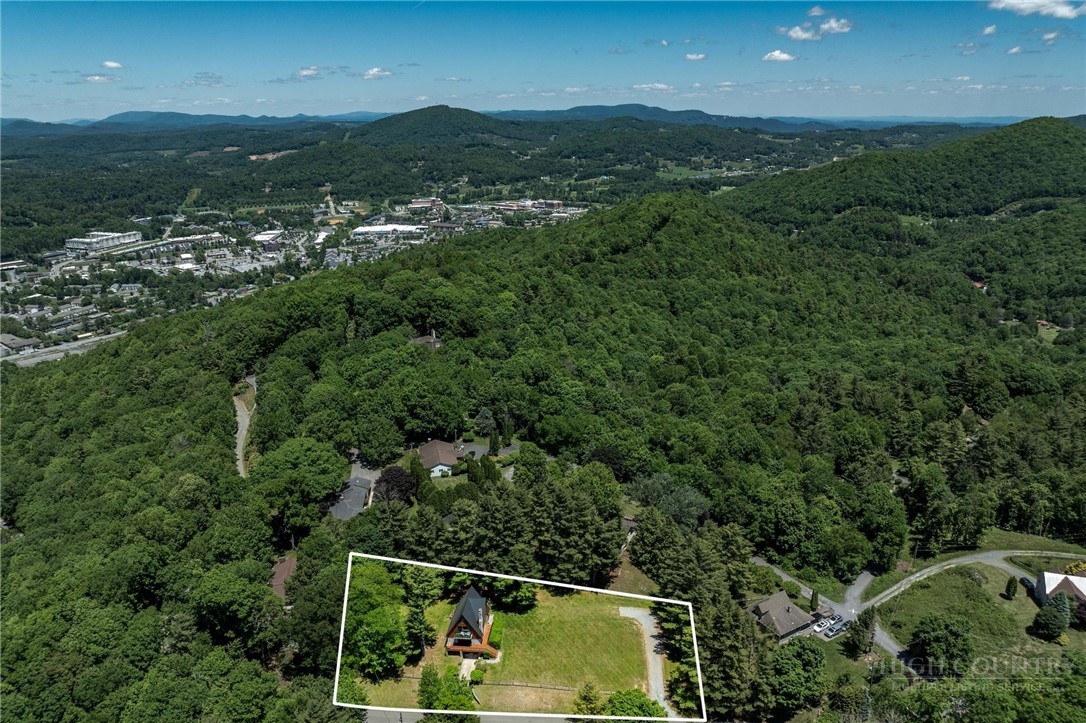 146 Trillium Ridge Boone, NC 28607 - Photo 3 of 50