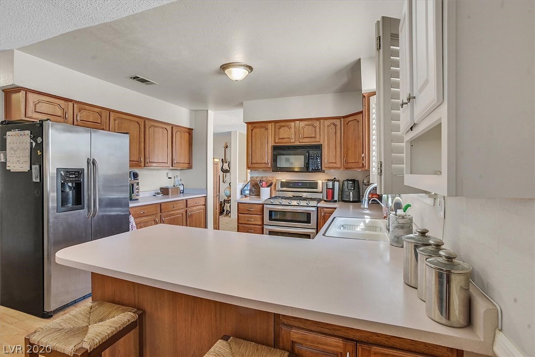 7914 Wishing Well Road Las Vegas, NV 89123 - Photo 8 of 25 Gallery Image 8