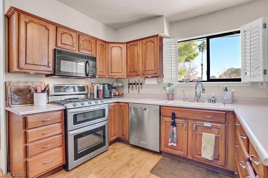 7914 Wishing Well Road Las Vegas, NV 89123 - Photo 9 of 25 Gallery Image 9