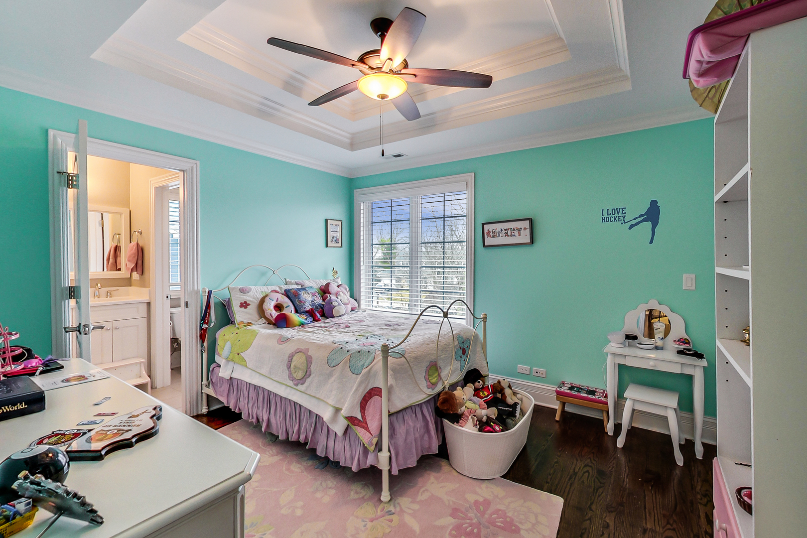 1049 Greentree Avenue Deerfield, IL 60015 - Photo 23 of 37 a bedroom with a bed and a chandelier