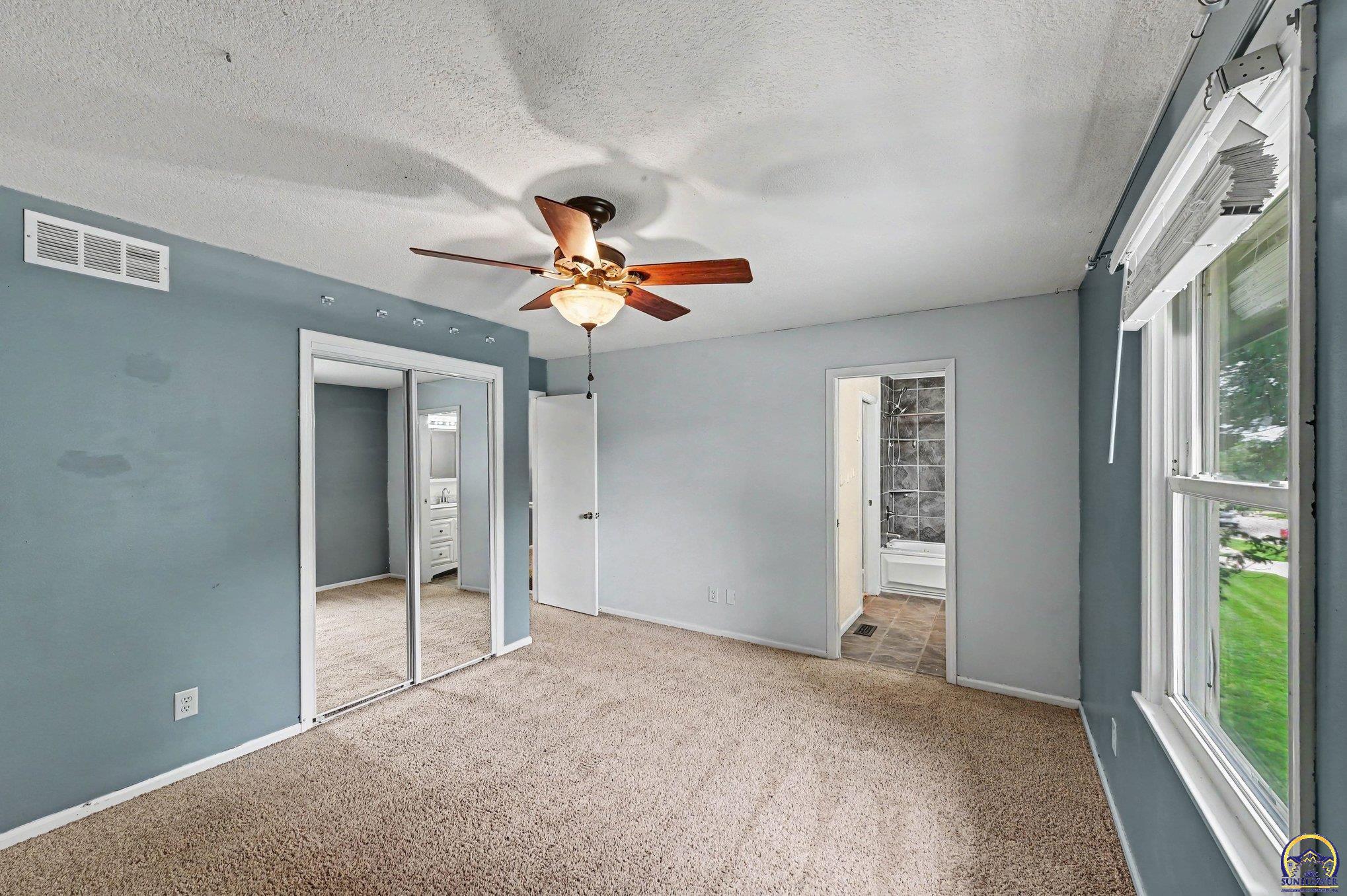 2500 Southwest Gainsboro Road Topeka, KS 66614 - Photo 14 of 27