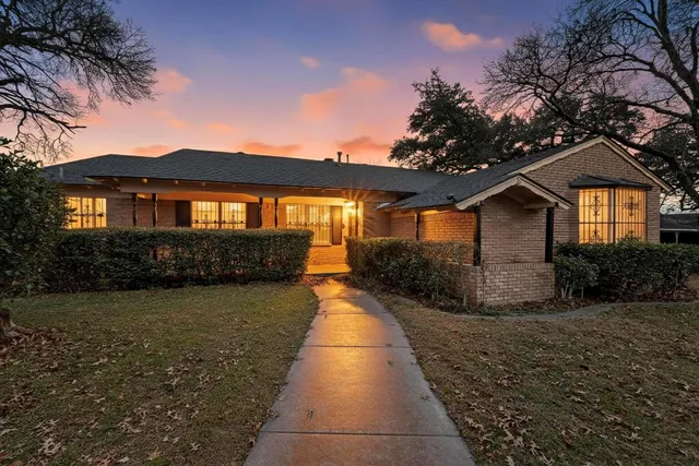 $289,000 | 4616 Weehaven Drive, Dallas, TX 75232