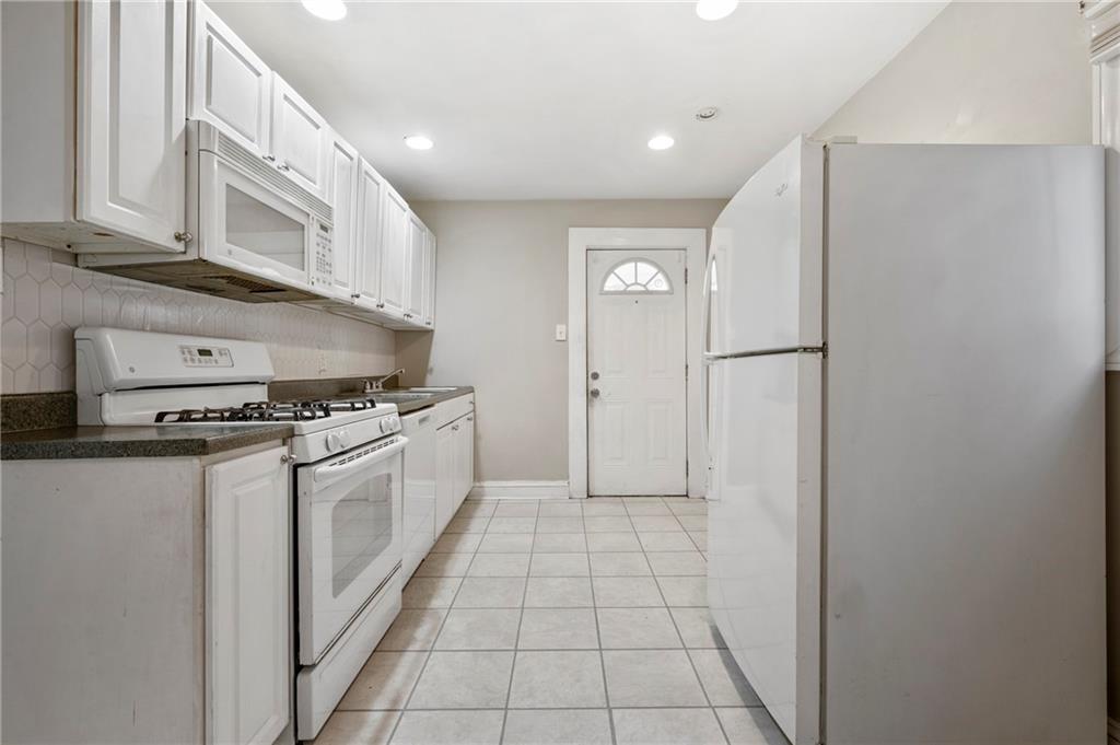 872 4th Avenue Coraopolis, PA 15108 - Photo 12 of 26