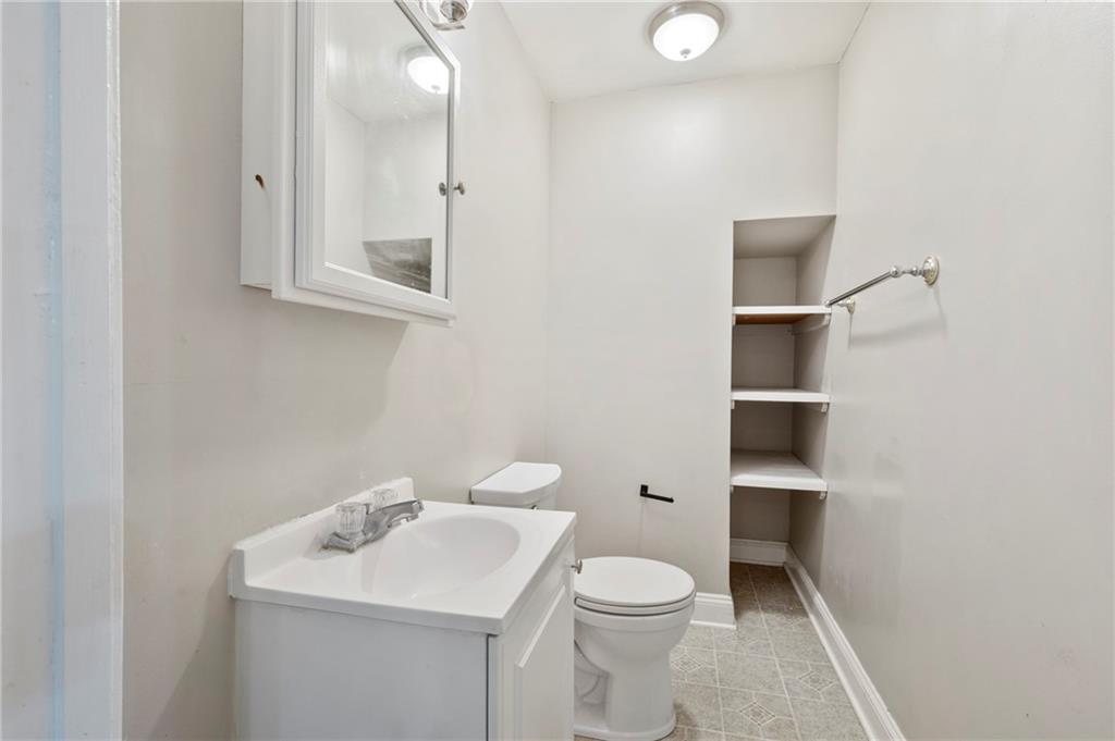 872 4th Avenue Coraopolis, PA 15108 - Photo 13 of 26