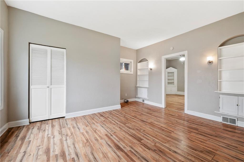 872 4th Avenue Coraopolis, PA 15108 - Photo 3 of 26