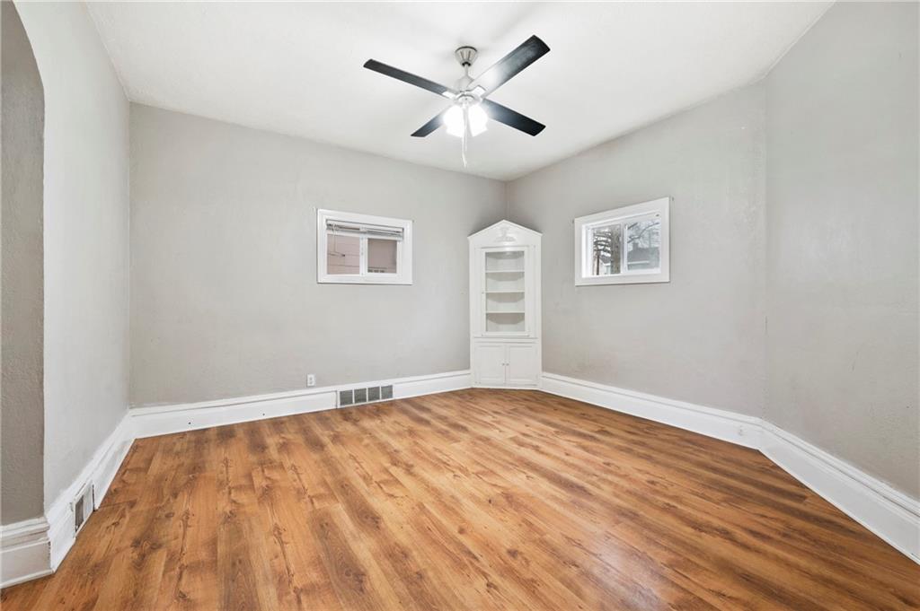 872 4th Avenue Coraopolis, PA 15108 - Photo 7 of 26