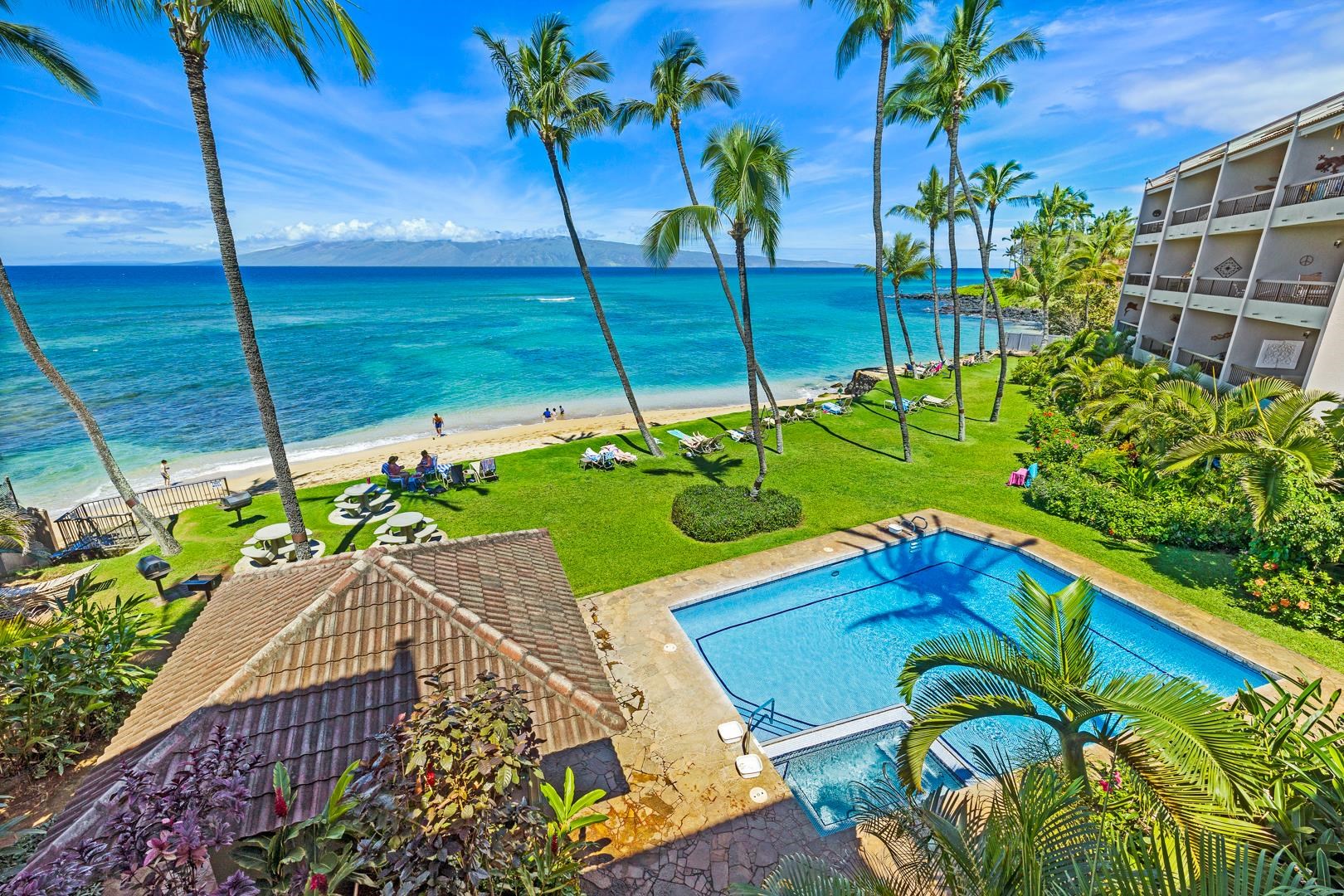 3875 Lower Honoapiilani Road, Unit B305 Lahaina, HI 96761 - Photo 7 of 35 a view of an outdoor space