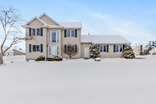 $495,000 | 5075 Windybrook Drive Southwest, Wyoming, MI 49418