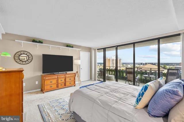 $627,000 | 6301 Stevenson Avenue, Unit 1517, Alexandria, VA 22304