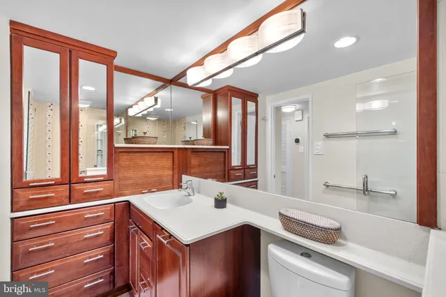 $627,000 | 6301 Stevenson Avenue, Unit 1517, Alexandria, VA 22304