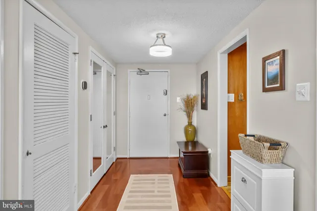 $627,000 | 6301 Stevenson Avenue, Unit 1517, Alexandria, VA 22304