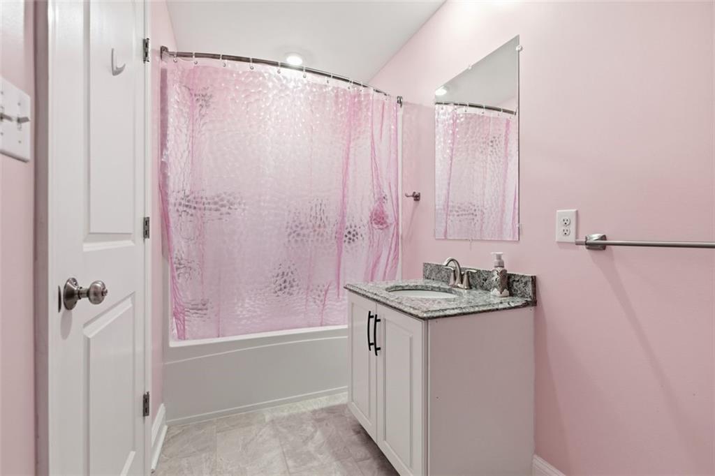 359 Juniper Way Canonsburg, PA 15317 - Photo 23 of 42 a bathroom with a sink a toilet and shower