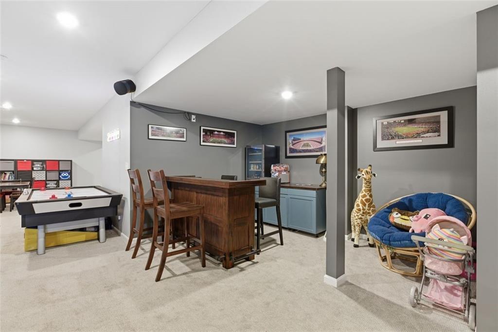 359 Juniper Way Canonsburg, PA 15317 - Photo 36 of 42 a workspace with furniture