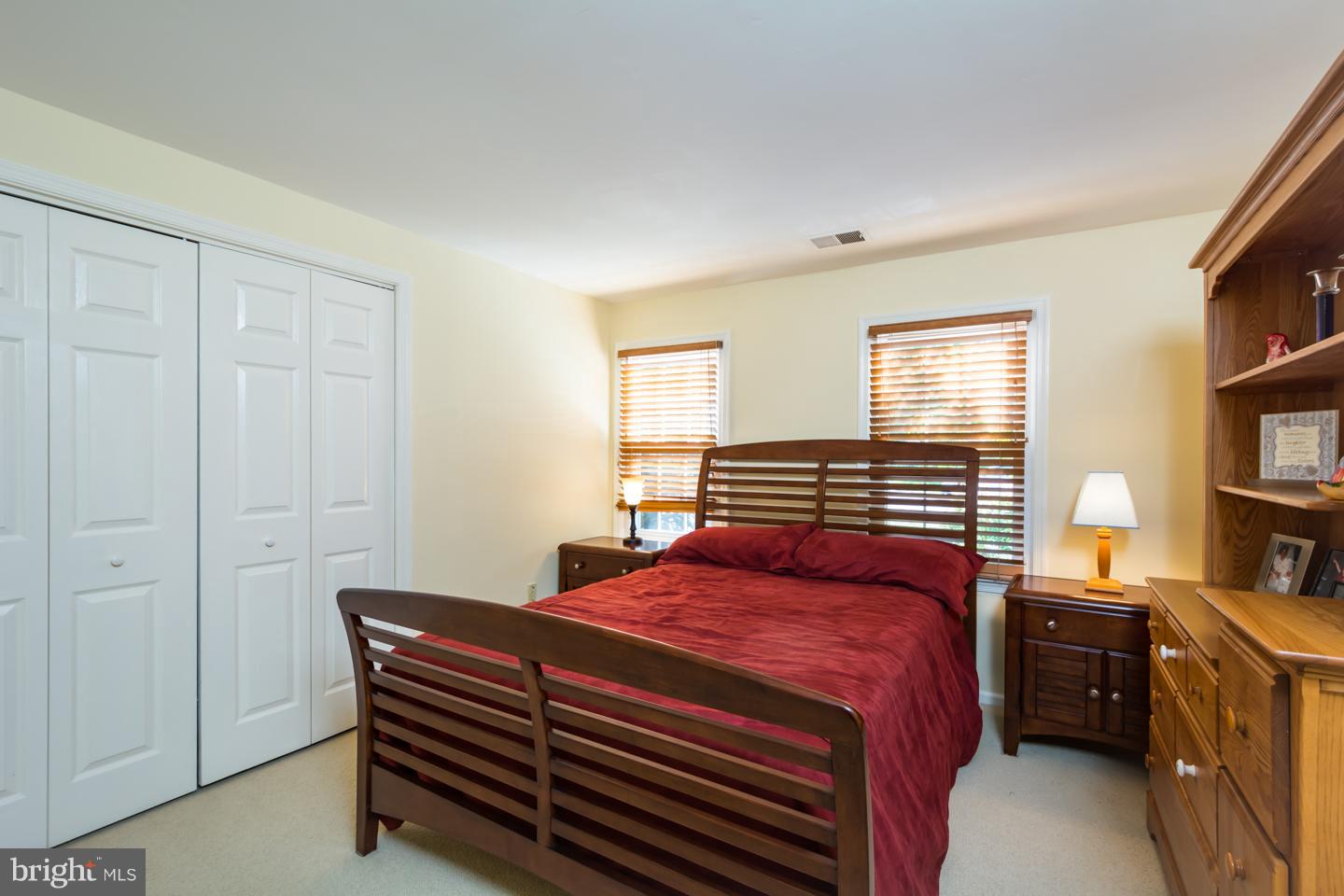 117 Country Road Sterling, VA 20165 - Photo 21 of 27 4th Bedroom