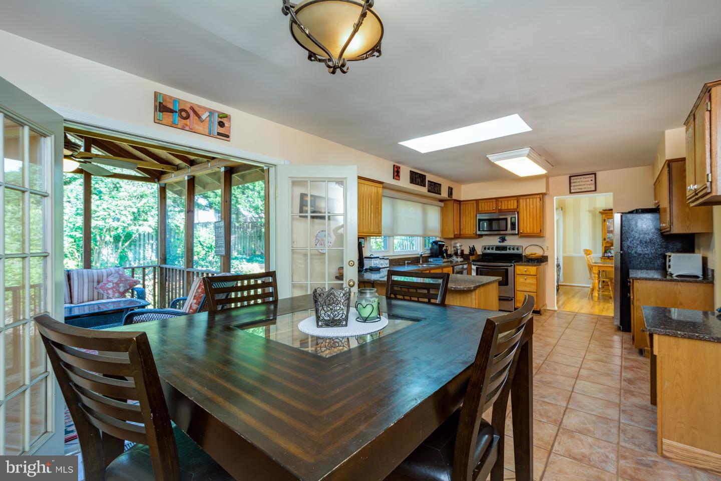117 Country Road Sterling, VA 20165 - Photo 6 of 27 Kitchen