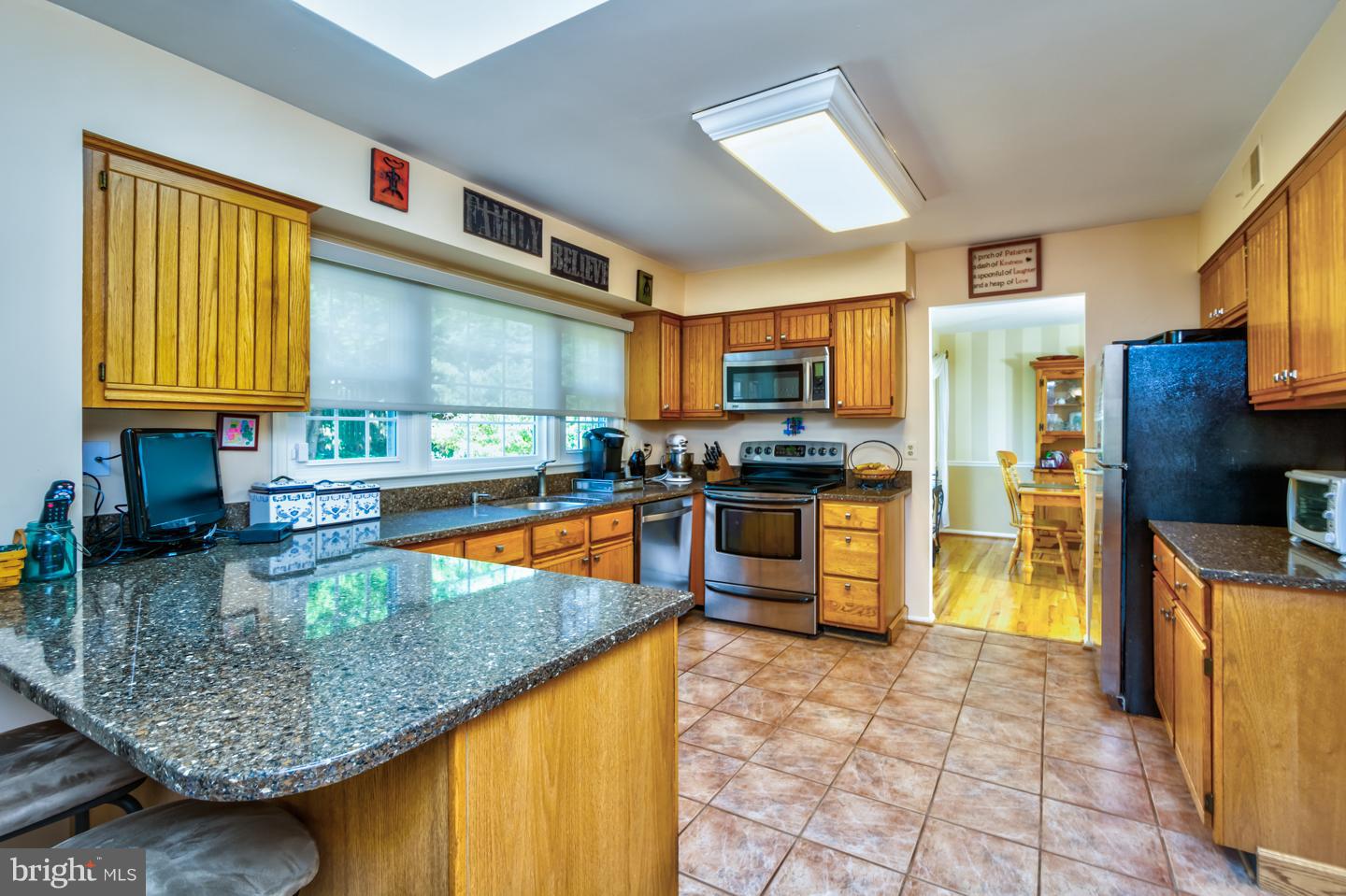 117 Country Road Sterling, VA 20165 - Photo 8 of 27 Kitchen