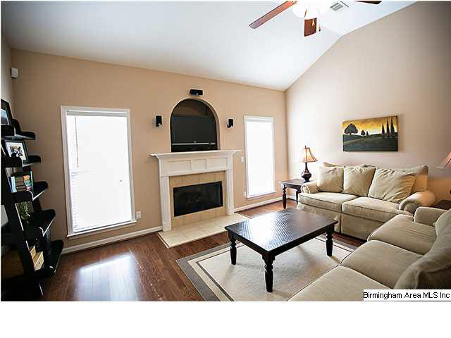 781 Valley Circle Leeds, AL 35094 - Photo 7 of 31