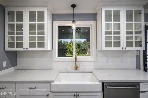 $1,100,000 | 5038 East Earll Drive, Phoenix, AZ 85018