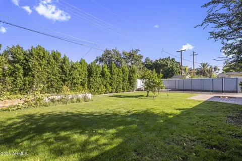 $1,100,000 | 5038 East Earll Drive, Phoenix, AZ 85018