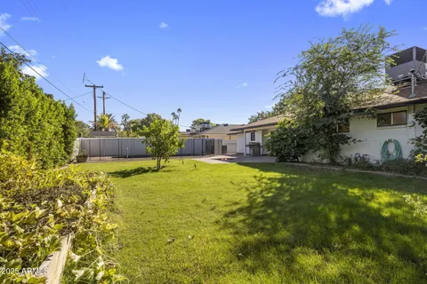 $1,100,000 | 5038 East Earll Drive, Phoenix, AZ 85018