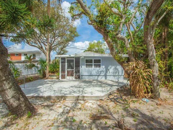 $3,000 | 856 Dahlia Lane, Unit A, Vero Beach, FL 32963