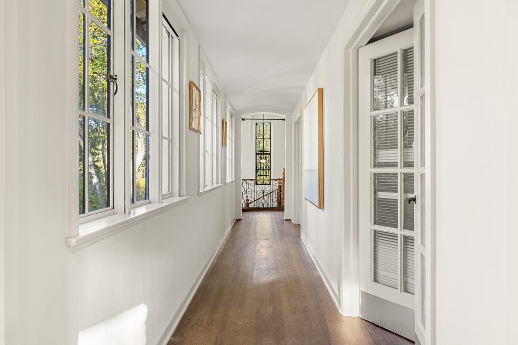 440 Gerona Road Stanford, CA 94305 - Photo 42 of 78 a view of a hallway with windows