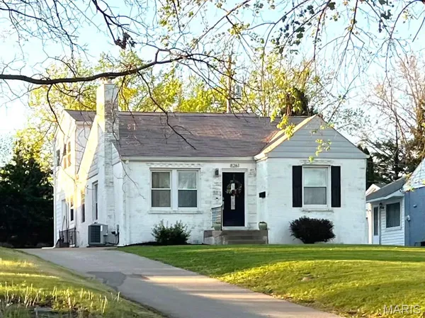 $299,900 | 8261 Watson Road, Webster Groves, MO 63119