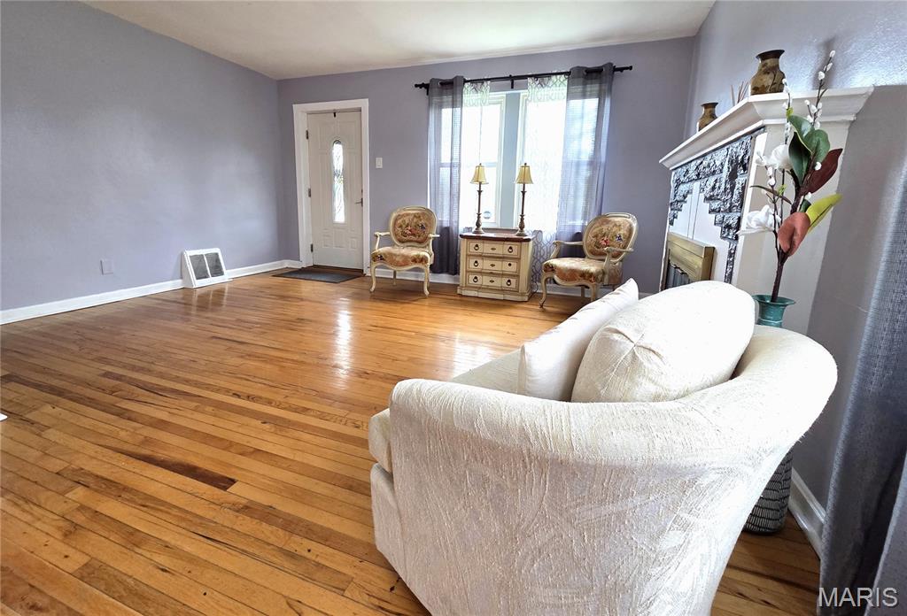 8261 Watson Road Webster Groves, MO 63119 - Photo 12 of 31