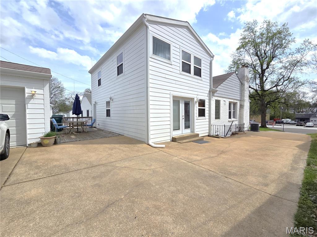 8261 Watson Road Webster Groves, MO 63119 - Photo 2 of 31