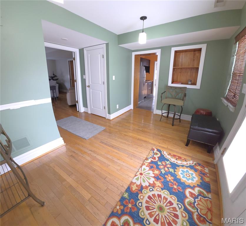 8261 Watson Road Webster Groves, MO 63119 - Photo 4 of 31