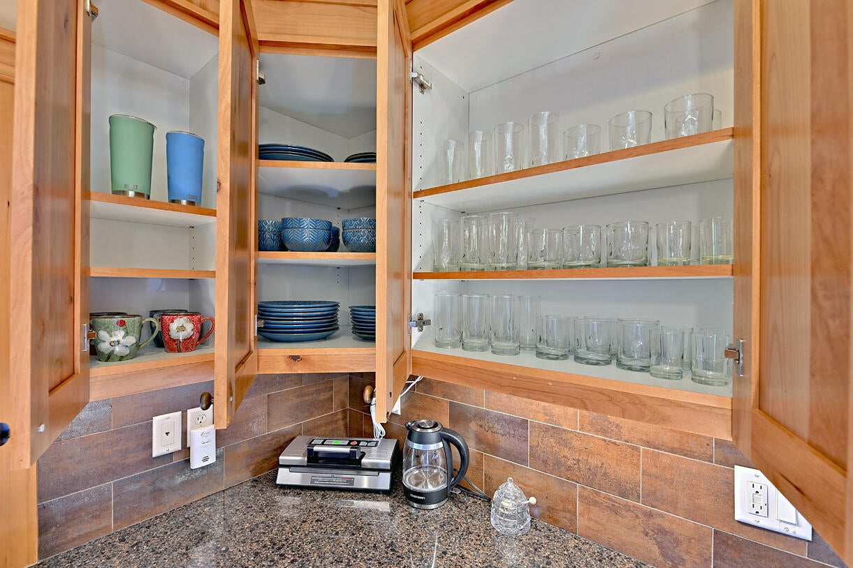 497 Park Ridge Place Ashland, OR 97520 - Photo 8 of 38 DSC_1185