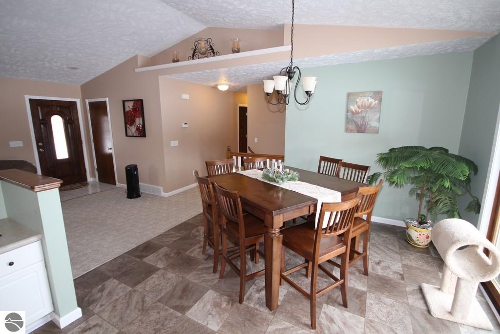 5543 South Gilmore Road Mount Pleasant, MI 48858 - Photo 5 of 23 1794243-4.JPG
