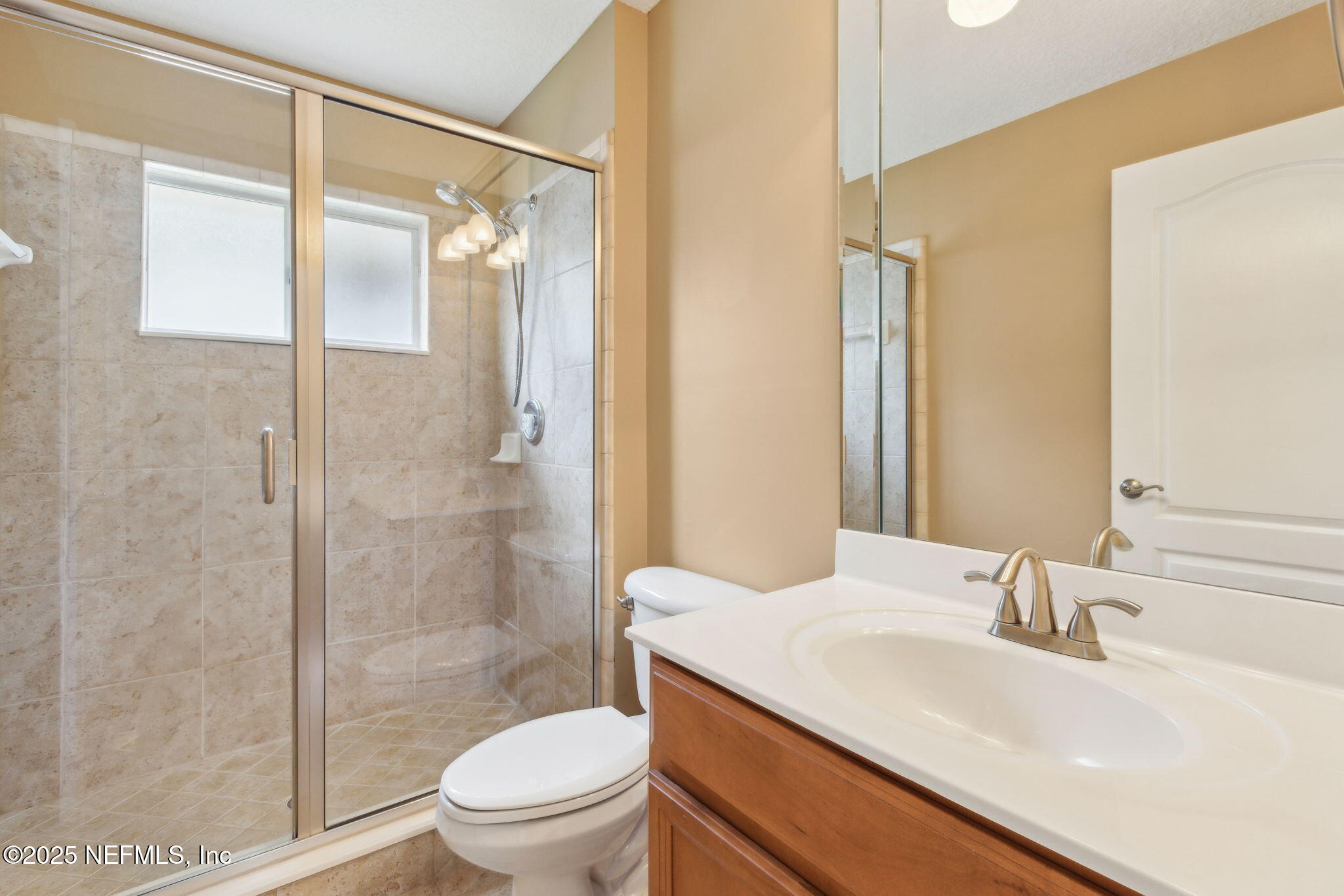 357 Edge Of Woods Road St. Augustine, FL 32092 - Photo 40 of 85 Guest Bathroom w/ Tub/Shower combination