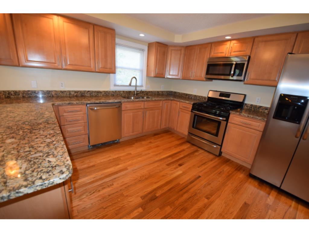 5 Old Coach Road Nashua, NH 03062 - Photo 3 of 11