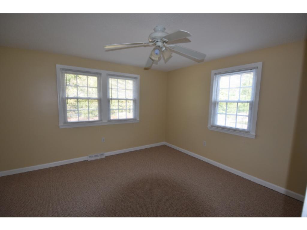 5 Old Coach Road Nashua, NH 03062 - Photo 6 of 11